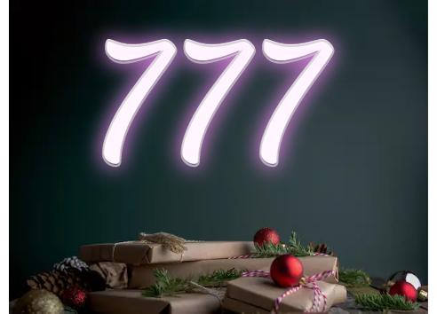 Custom Neon: 777